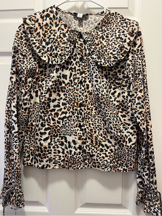 Topshop Tops - Topshop Leopard Peter Pan Collar Ruffle Blouse size 4